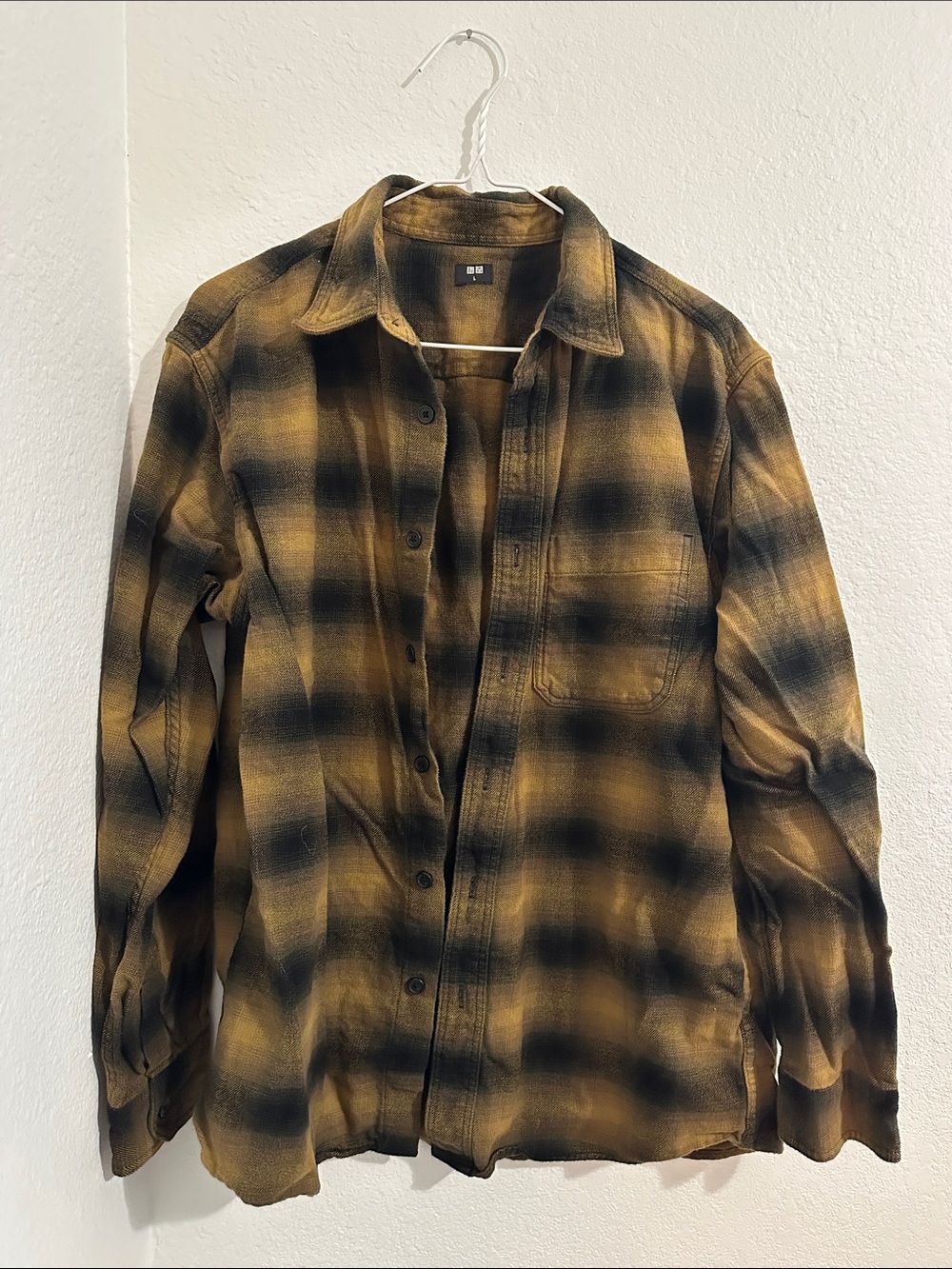 Uniqlo Yellow and Black Plaid Casual Button-Down Shirt